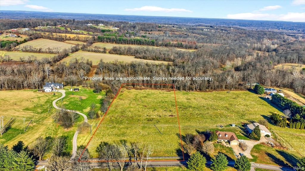 Photo of 3530 W Maple Grove Road, Bloomington, IN 47404 (MLS # 202549484)