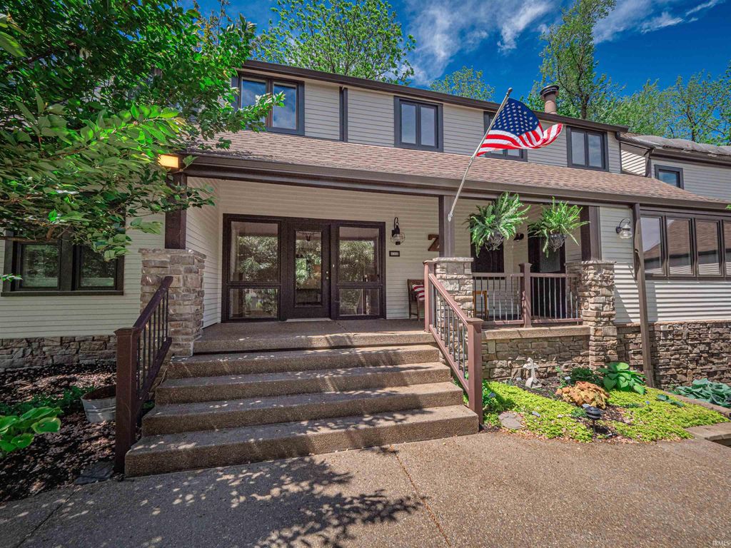 Photo of 535 S BOEKE RD Rd, Evansville, IN 47714 (MLS # 202615771)