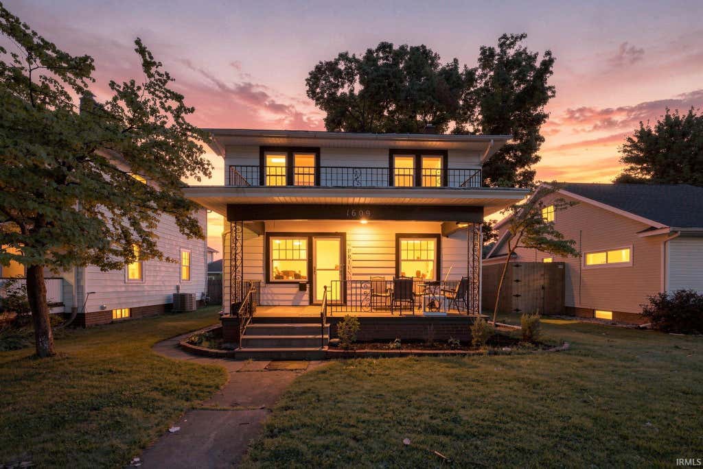 Photo of 1609 Columbia Avenue, Fort Wayne, IN 46805 (MLS # 202633494)