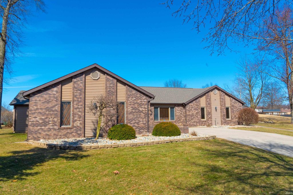 Photo of 6409 Margot Way, Fort Wayne, IN 46835 (MLS # 202607203)