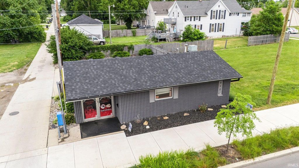Photo of 1017 E Pontiac Street, Fort Wayne, IN 46803 (MLS # 202600582)
