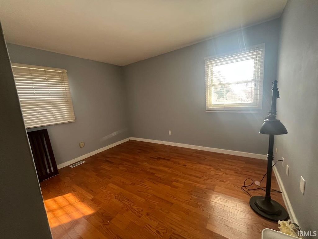 Photo of 3816 Glenview Drive, South Bend, IN 46628 (MLS # 202548424)