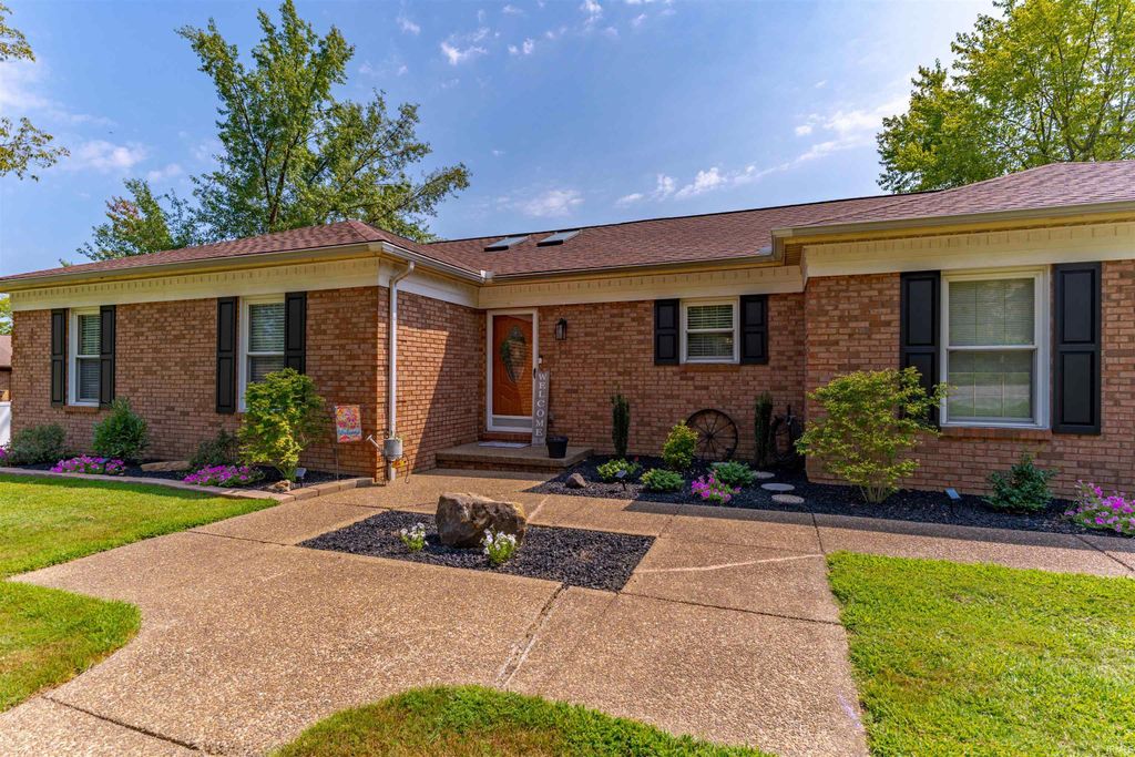 Photo of 4122 Frame Road, Newburgh, IN 47630 (MLS # 202549951)