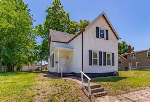 Photo of 315 E Michigan Street, Evansville, IN 47711 (MLS # 202618297)