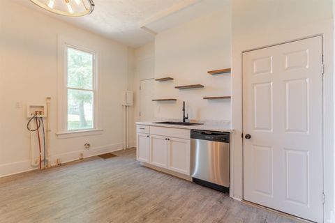 Tiny photo for 315 E Michigan Street, Evansville, IN 47711 (MLS # 202618297)