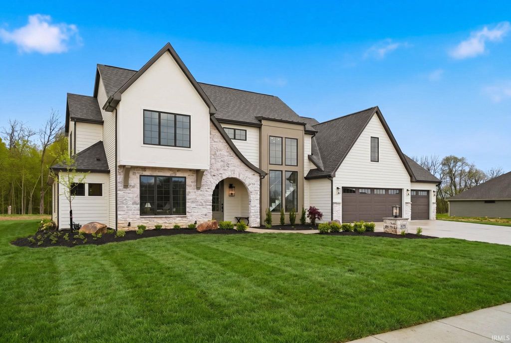 Photo of 4372 Veritas Boulevard, Fort Wayne, IN 46825 (MLS # 202616119)