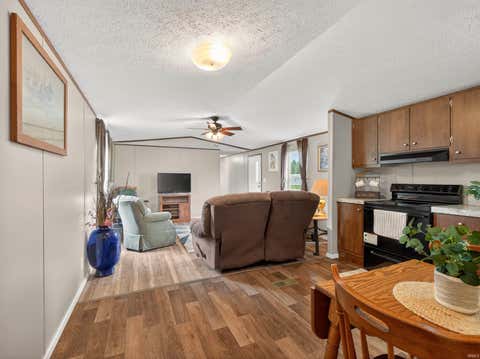 Tiny photo for 11 EMS D21 Lane, Syracuse, IN 46567 (MLS # 202616416)