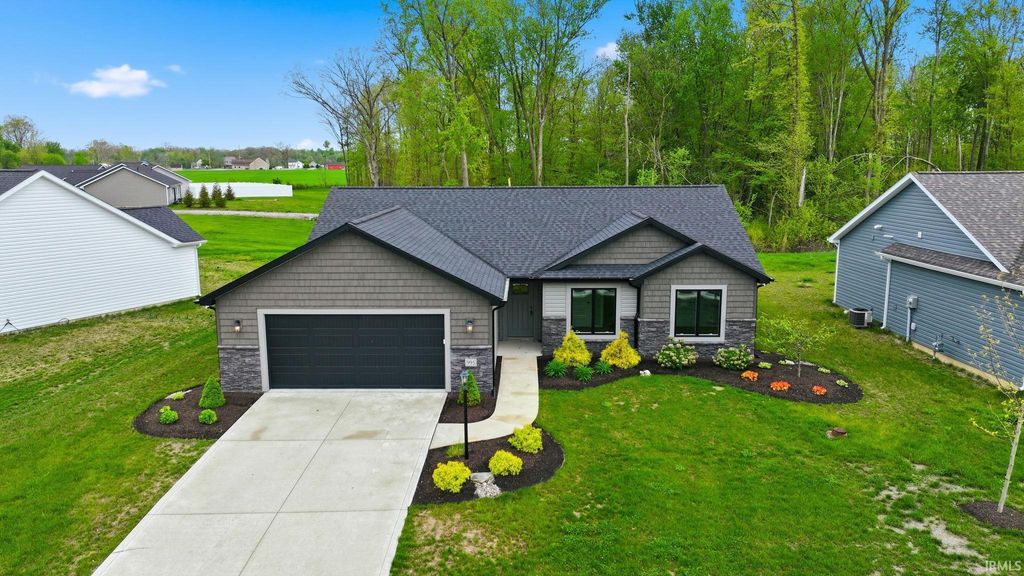 Photo of 995 Lagonda Trail, Fort Wayne, IN 46818 (MLS # 202616017)