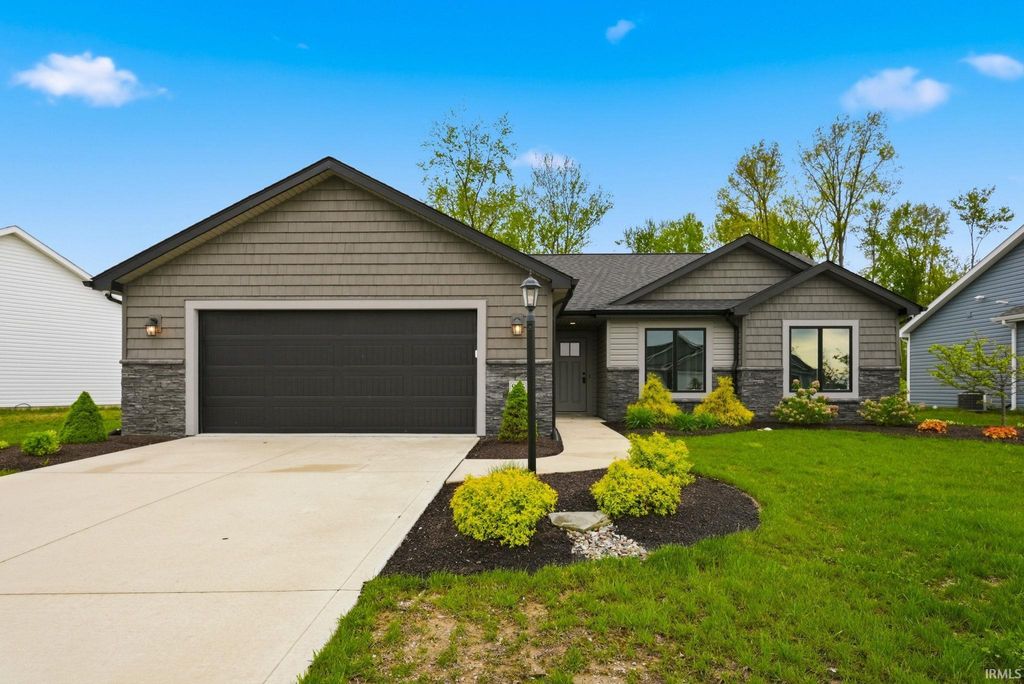 Photo of 995 Lagonda Trail, Fort Wayne, IN 46818 (MLS # 202616017)
