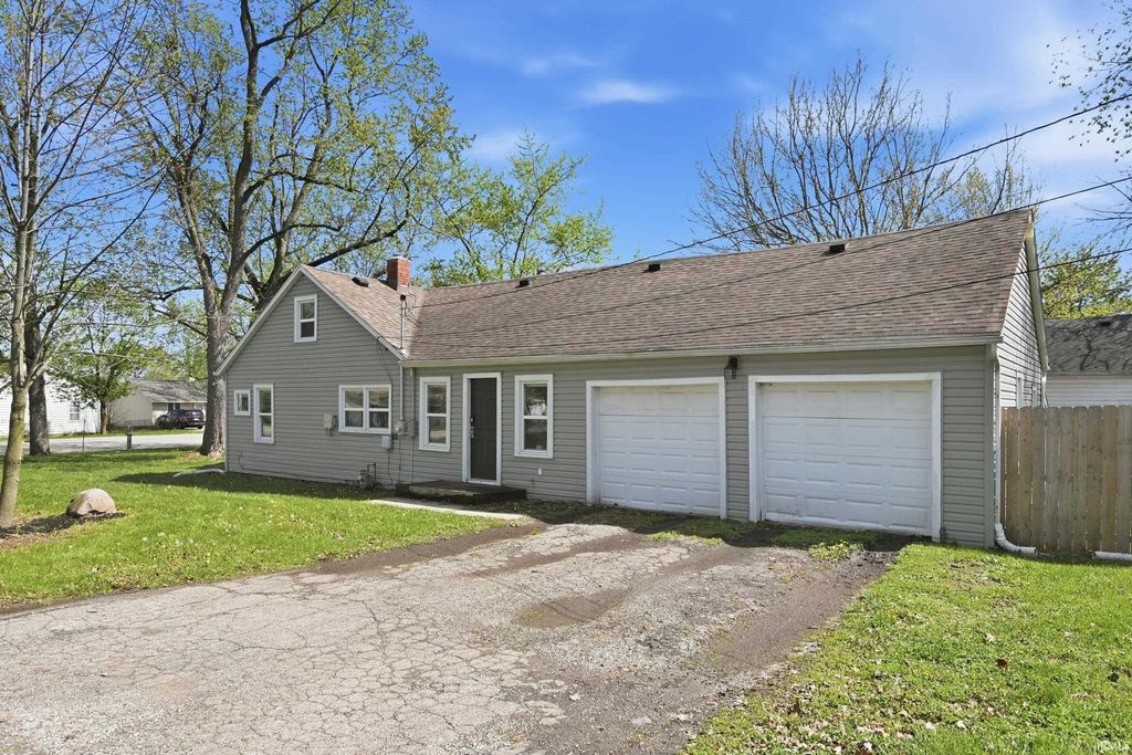 Photo of 2827 Hobson Road, Fort Wayne, IN 46805 (MLS # 202614309)