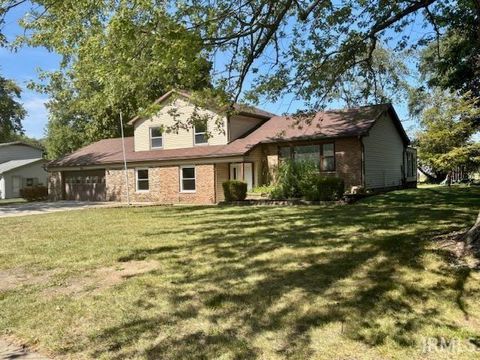 Photo of 826 W 8th Street, Rochester, IN 46975 (MLS # 202537016)