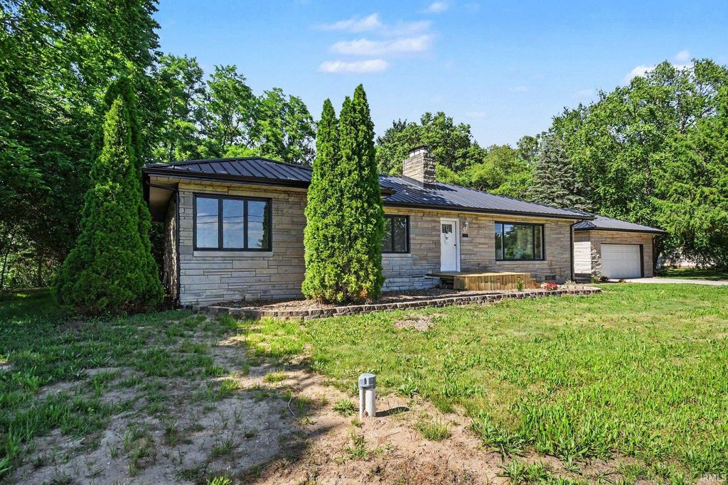 Photo of 58475 Crumstown Highway, South Bend, IN 46619 (MLS # 202625018)