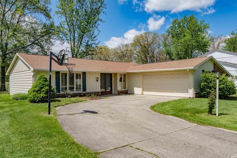 Photo of 4221 Darby Drive, Fort Wayne, IN 46815 (MLS # 202616167)
