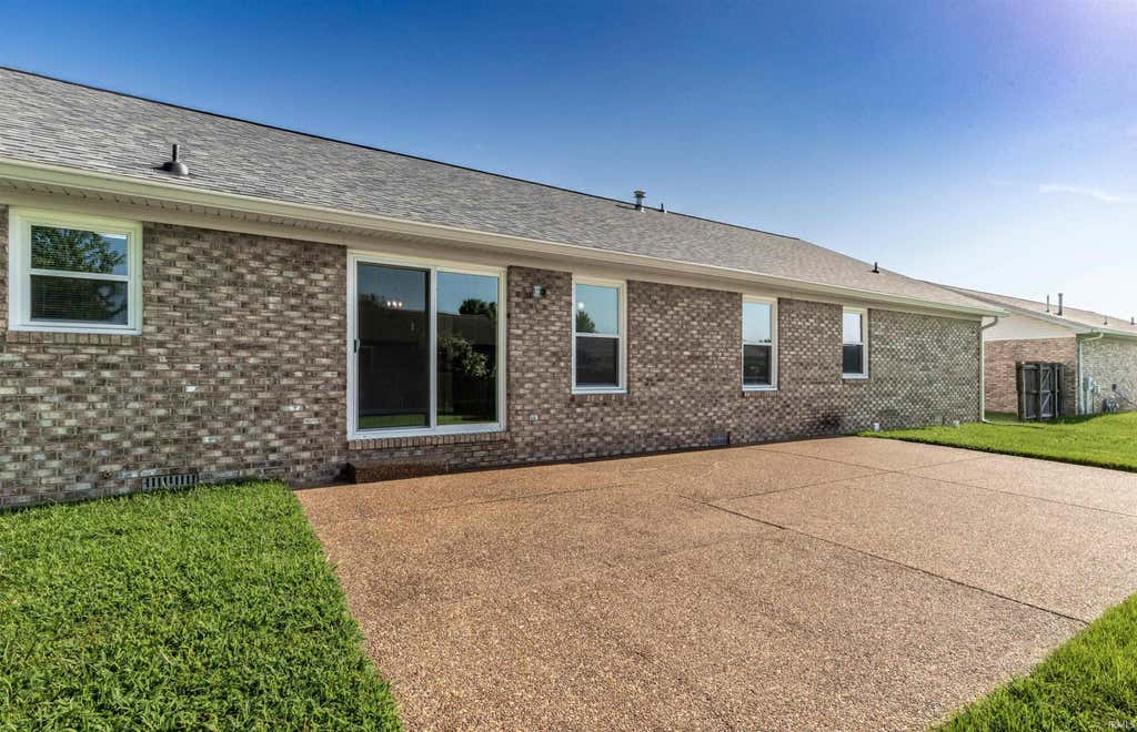 Photo of 8833 Idaho Drive, Newburgh, IN 47630 (MLS # 202629181)