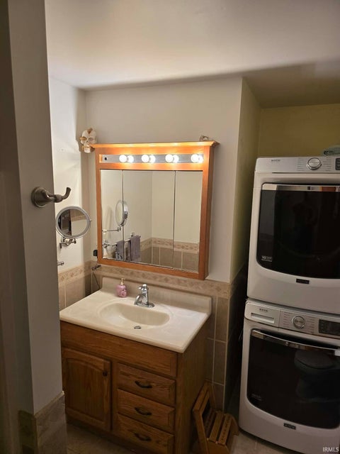 Tiny photo for 2824 W 600 N, Hartford City, IN 47348 (MLS # 202627923)