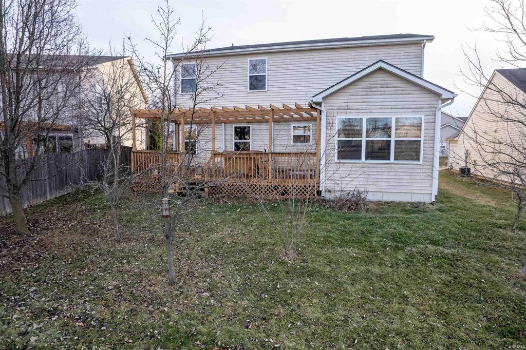 Photo of 3926 Ravens Cove Run, Fort Wayne, IN 46818 (MLS # 202602055)