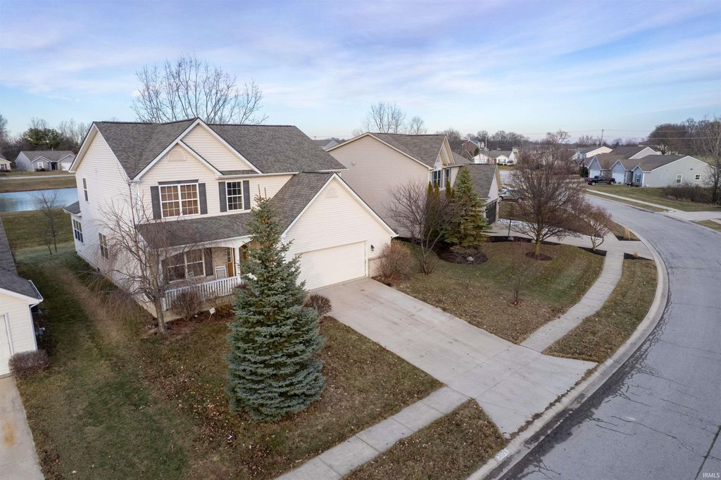 Photo of 3926 Ravens Cove Run, Fort Wayne, IN 46818 (MLS # 202602055)