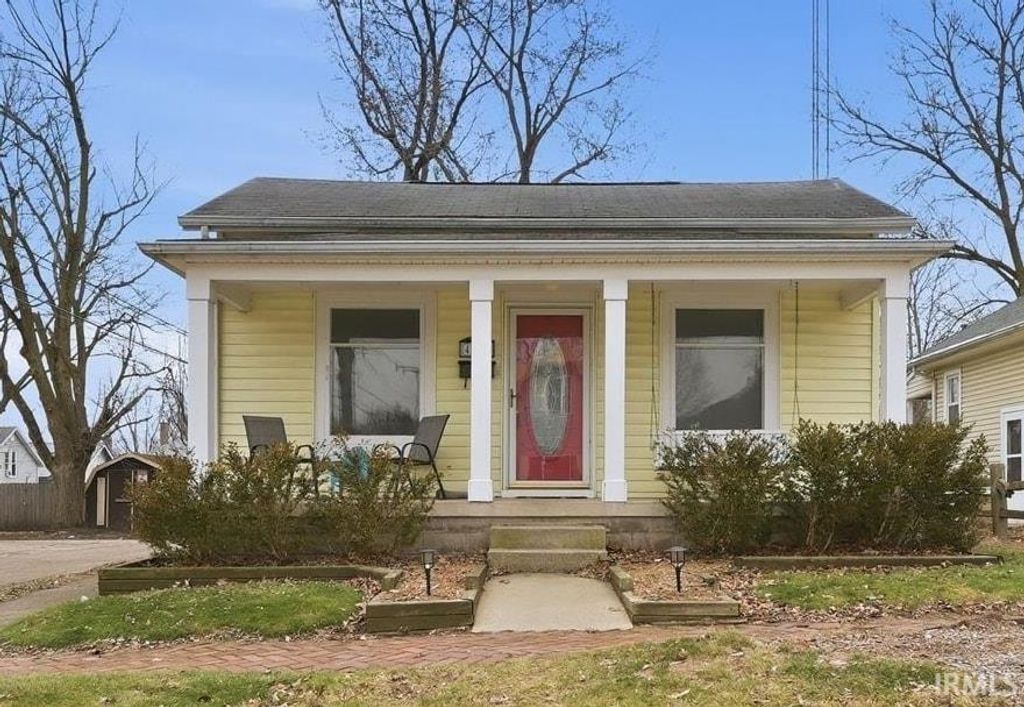 Photo of 413 W Fort Wayne Street, Warsaw, IN 46580 (MLS # 202607136)