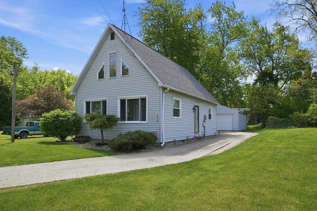 Photo of 504 Carlin Drive, Angola, IN 46703 (MLS # 202618602)
