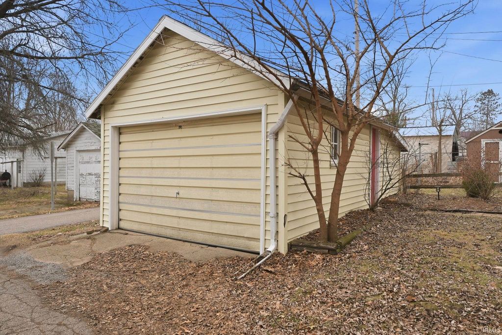Photo of 413 W Fort Wayne Street, Warsaw, IN 46580 (MLS # 202607195)