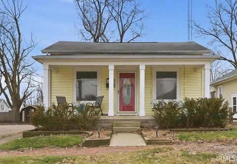 Photo of 413 W Fort Wayne Street, Warsaw, IN 46580 (MLS # 202607195)