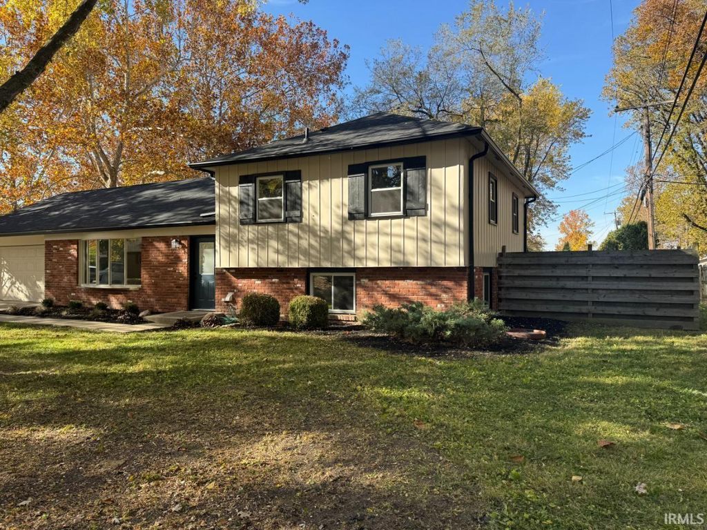 Photo of 4401 N Redding Road, Muncie, IN 47304 (MLS # 202545214)