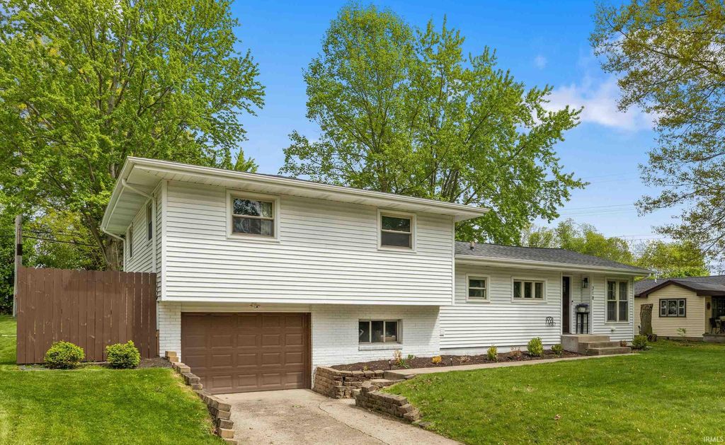 Photo of 218 Iwo Street, Auburn, IN 46706 (MLS # 202616985)