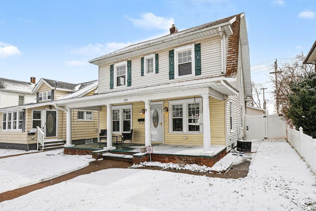 Photo of 1313 E Mishawaka Avenue, Mishawaka, IN 46544 (MLS # 202609089)