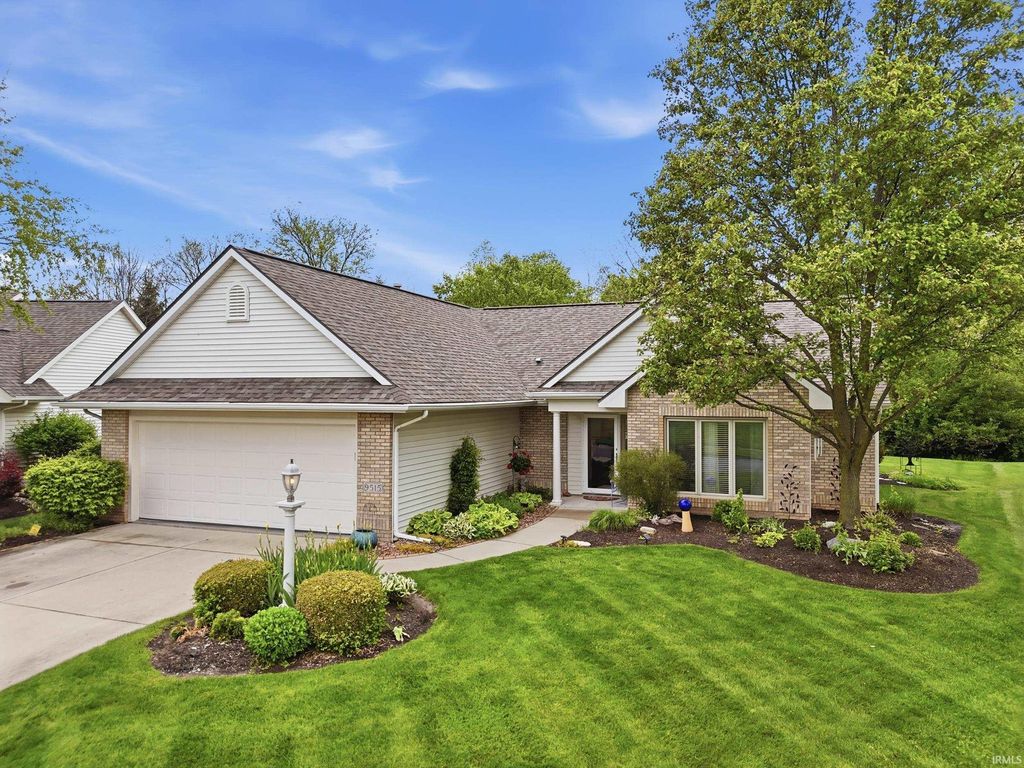 Photo of 9515 Colsons Hill, Fort Wayne, IN 46825 (MLS # 202617433)