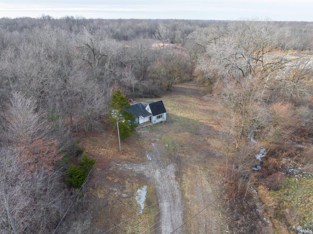 Photo of 2806 E Montpelier Pike, Marion, IN 46952 (MLS # 202549726)