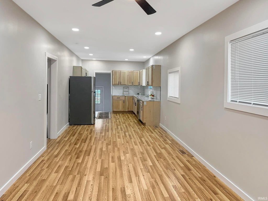 Photo of 104 E Tennessee Street, Evansville, IN 47711 (MLS # 202545575)