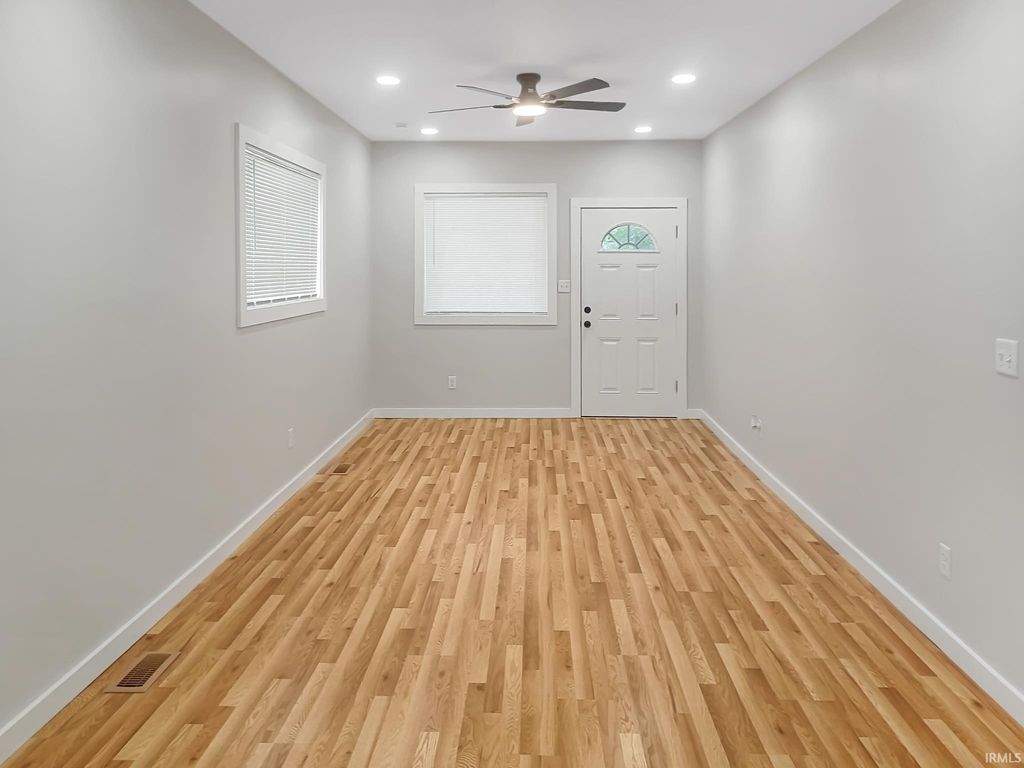 Photo of 104 E Tennessee Street, Evansville, IN 47711 (MLS # 202545575)