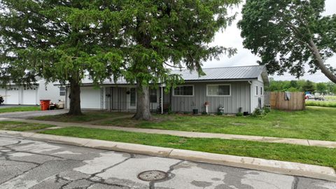 Tiny photo for 535 Twin Lakes Avenue, Monticello, IN 47960 (MLS # 202619918)