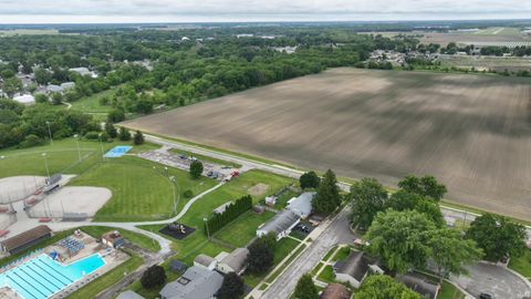 Tiny photo for 535 Twin Lakes Avenue, Monticello, IN 47960 (MLS # 202619918)