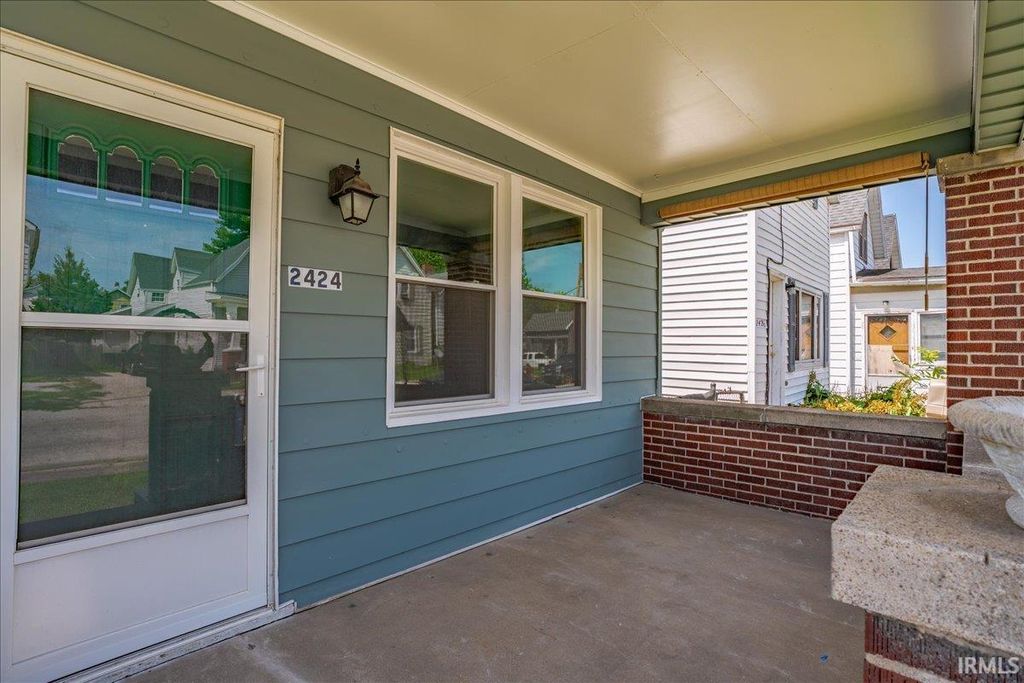 Photo of 2424 W Illinois Street, Evansville, IN 47712 (MLS # 202626142)