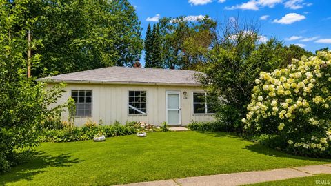 Photo of 2004 Whitcomb Avenue, Lafayette, IN 47904 (MLS # 202628113)