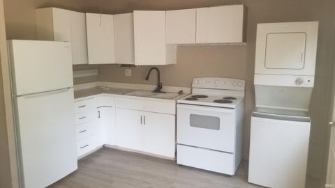 Tiny photo for 2004 Whitcomb Avenue, Lafayette, IN 47904 (MLS # 202628113)