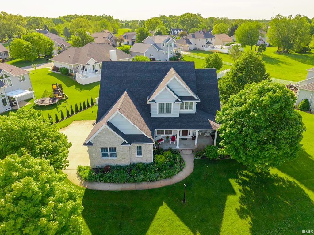 Photo of 858 N PERSIMMON Drive, Warsaw, IN 46582 (MLS # 202619906)
