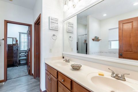 Tiny photo for 858 N PERSIMMON Drive, Warsaw, IN 46582 (MLS # 202619906)