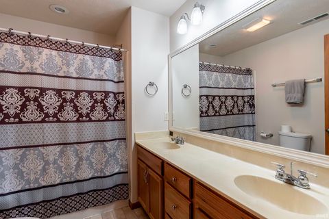 Tiny photo for 858 N PERSIMMON Drive, Warsaw, IN 46582 (MLS # 202619906)
