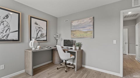 Tiny photo for 819 Catesby Court, Fort Wayne, IN 46818 (MLS # 202635180)