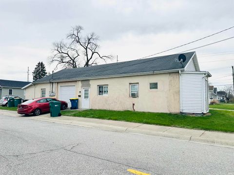Tiny photo for 1009-1011 E Lawrence Street, Mishawaka, IN 46545 (MLS # 202612494)