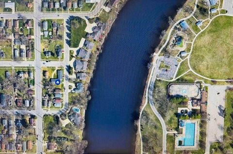 Tiny photo for 1009-1011 E Lawrence Street, Mishawaka, IN 46545 (MLS # 202612494)