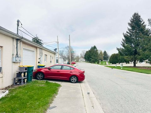 Tiny photo for 1009-1011 E Lawrence Street, Mishawaka, IN 46545 (MLS # 202612494)