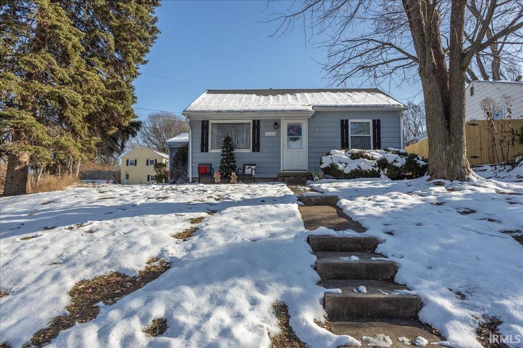 Photo of 1039 Tulip Lane, Lafayette, IN 47904 (MLS # 202548715)