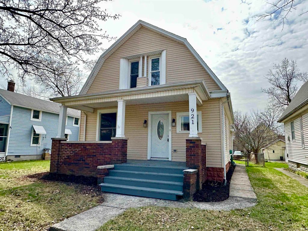 Photo of 921 Cottage Avenue, Fort Wayne, IN 46807 (MLS # 202617090)