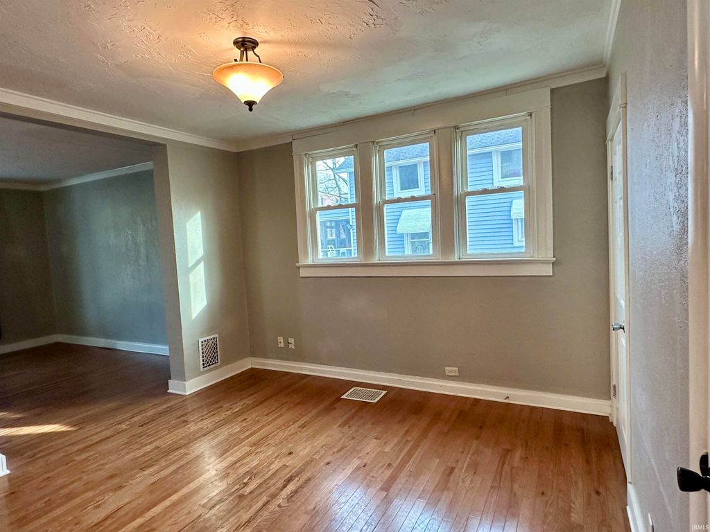 Photo of 921 Cottage Avenue, Fort Wayne, IN 46807 (MLS # 202617090)