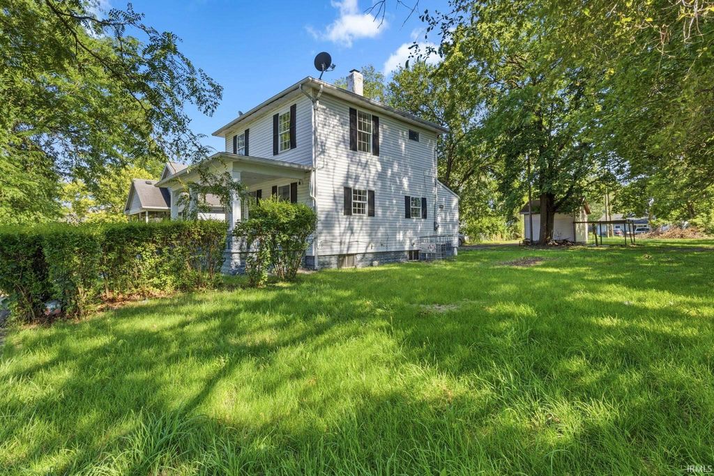 Photo of 705 W Indiana Avenue, Elkhart, IN 46516 (MLS # 202628397)