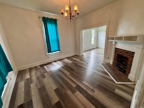 Tiny photo for 915 N Main Street, Evansville, IN 47708 (MLS # 202627740)