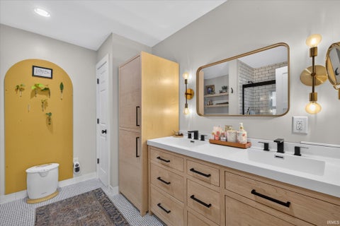 Tiny photo for 5172 S Indian Valley Drive, Bloomington, IN 47403 (MLS # 202639760)